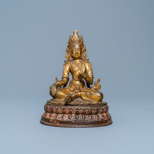 Een verguld bronzen figuur van de Witte Tara, Nepal, 16e eeuw — foto 2