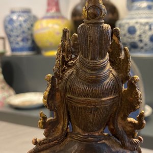 Een verguld bronzen figuur van de Witte Tara, Nepal, 16e eeuw — foto 27