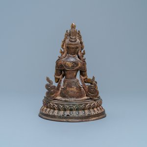 Een verguld bronzen figuur van de Witte Tara, Nepal, 16e eeuw — foto 4