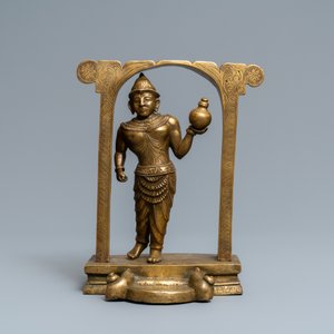 Een verguld bronzen figuur van een tempelwachter, Nepal, 19e eeuw — foto 2
