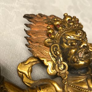 Een verguld bronzen figuur van Palden Lhamo, Tibet, 17e eeuw — foto 12
