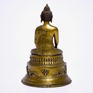 Een verguld bronzen model van Boeddha op een troon, Nepal of Tibet, 19/20e eeuw — foto 4