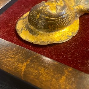 Een verguld koperen en champlevé emaille plaquette met de Heilige Maagd, Limoges, Frankrijk, 13e eeuw — foto 6
