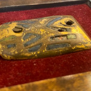 Een verguld koperen en champlevé emaille plaquette met de Heilige Maagd, Limoges, Frankrijk, 13e eeuw — foto 10