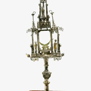 Een verguld zilveren monstrans met inlegwerk van half-edelstenen, gedateerd 1614 — foto 4