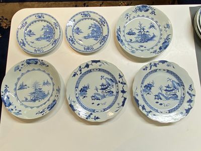 Een verzameling van 13 stukken Chinees blauw-wit scheepswrakporselein uit de Nanking cargo, Qianlong — foto 10