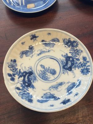 Een verzameling van 15 Chinese blauw-witte koppen en 19 schotels, Kangxi/Yongzheng — foto 10