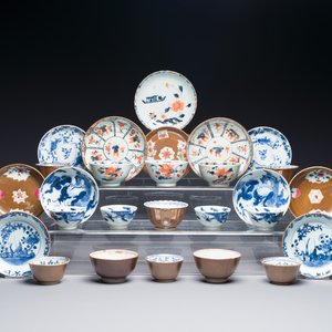 Een verzameling van 17 Chinese porseleinen koppen en 14 schotels, 18e eeuw — foto 1