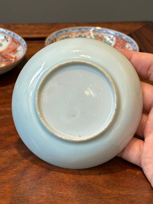 Een verzameling van 23 Chinese koppen en schotels, Kangxi/Qianlong — foto 38