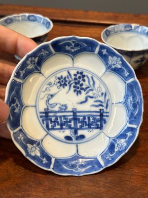 Een verzameling van 23 Chinese koppen en schotels, Kangxi/Qianlong — foto 40