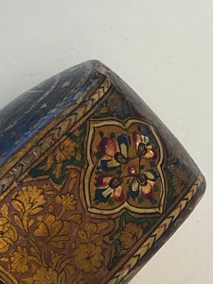Een verzameling van acht gelakte papier-maché pennendozen of qalamdans, Qajar, Perzië, 19e eeuw — foto 111