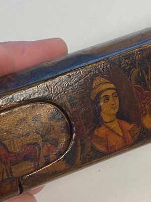 Een verzameling van acht gelakte papier-maché pennendozen of qalamdans, Qajar, Perzië, 19e eeuw — foto 18