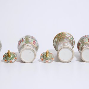 Een vierdelig kaststel in Chinees famille rose porselein, Canton, 19e eeuw — foto 7