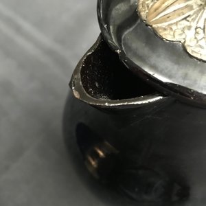 Een vierdelig koffieservies in zwart aardewerk met zilveren montuur, Namen, 18e eeuw — foto 15