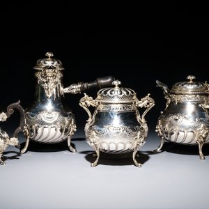 Een vierdelig zilveren koffie- en theeservies, Lapar, Parijs, 19e eeuw — foto 1