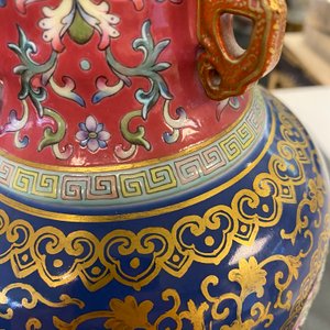 Een vierdelige Chinese opengewerkte en draaiende famille rose vaas, Qianlong merk, Republiek — foto 42