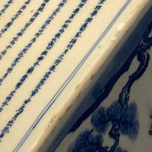Een vierkante Chinese blauw-witte vaas, Kangxi merk en periode — foto 32