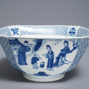 Een vierkante Chinese blauwwitte kom met figuren, Chenghua merk, Kangxi — foto 1