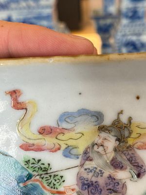 Een vierkante Chinese famille rose 'onsterfelijken' vaas, 19e eeuw — foto 8