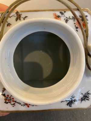 Een vierkante Chinese famille rose 'scholars' theepot, gesigneerd Jiang Yuqing 蔣玉卿, Tongzhi merk en periode — foto 7