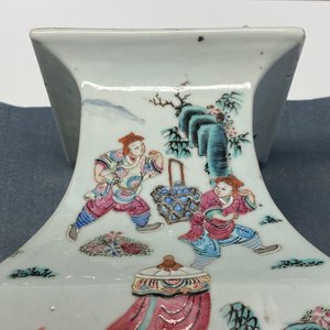 Een vierkante Chinese famille rose vaas, 19e eeuw — foto 16