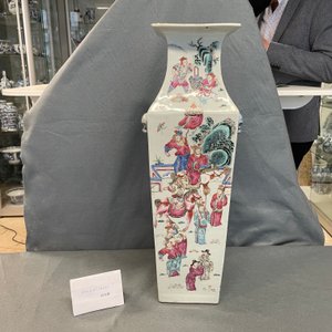 Een vierkante Chinese famille rose vaas, 19e eeuw — foto 22