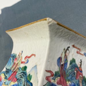 Een vierkante Chinese famille rose vaas met onsterfelijken, 19e eeuw — foto 8