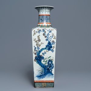 Een vierkante Chinese famille verte vaas met floraal decor, 19e eeuw — foto 5