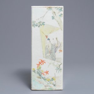 Een vierkante Chinese qianjiang cai hoedensteun, gesign. Mei Fengqiao, 19e eeuw — foto 1