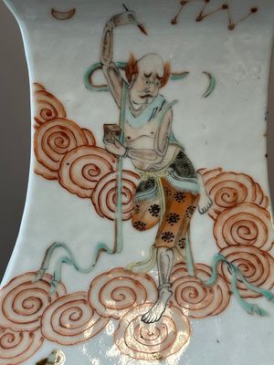 Een vierkante Chinese qianjiang cai vaas, gesigneerd Huang Ruming 黃汝銘, 19/20e eeuw — foto 6