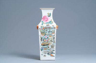 Een vierkante Chinese qianjiang cai vaas met antiquiteiten, 19e eeuw