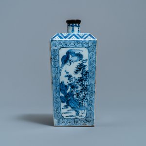 Een vierkante Japanse blauw-witte Arita fles, Edo, 17/18e eeuw — foto 2