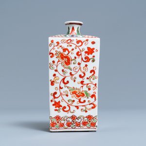 Een vierkante Japanse Ko-Imari fles voor sake, Edo, 18e eeuw — foto 5