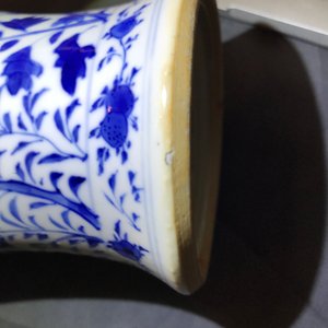 Een vijfdelig Chinees blauwwit kaststel met draken, Kangxi merken, 19e eeuw — foto 17