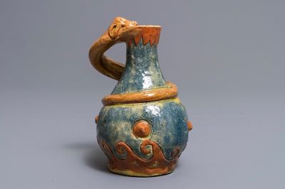 Een Vlaams aardewerken Art Nouveau vaas met een draak, Leo Maes Vereenoghe, Torhout, 1891-1909