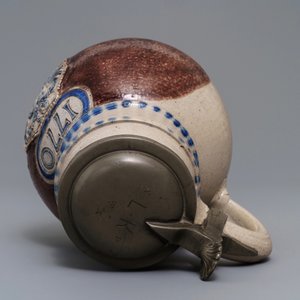 Een Westerwald met tin gemonteerde kan met dubbel adelaarswapen, Duitsland gedat. 1770 — foto 7
