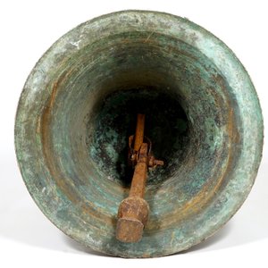 Een zeer grote bronzen kerkbel met tekstband en gedateerd 1623, Frankrijk — foto 7