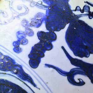 Een zeer grote Chinese blauwwitte schotel met een draak, Jiajing — foto 7