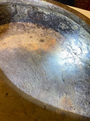Een zeer grote Chinese bronzen driepotige wierookbrander, Xuande mark, 17/18e eeuw — foto 9