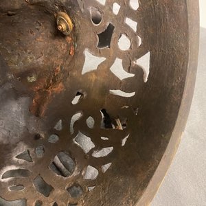 Een zeer grote Chinese bronzen wierookbrander, Xuande merk, Ming — foto 24