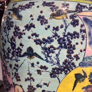 Een zeer grote Chinese famille rose dekselvaas met turquoise fondkleur, 19e eeuw — foto 14