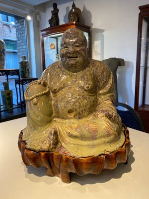 Een zeer grote Chinese figuur van Boeddha met flambé glazuur, Shiwan, 18/19e eeuw — foto 1