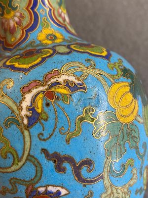 Een zeer mooie Chinese cloisonné vaas met turquoise fondkleur, Qianlong — foto 16