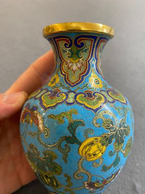 Een zeer mooie Chinese cloisonné vaas met turquoise fondkleur, Qianlong — foto 5