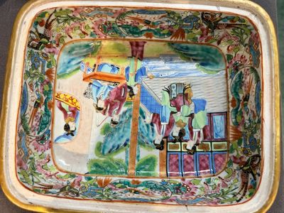 Een zeer uitgebreid Chinees Canton famille rose 81-delig servies, 19e eeuw — foto 46