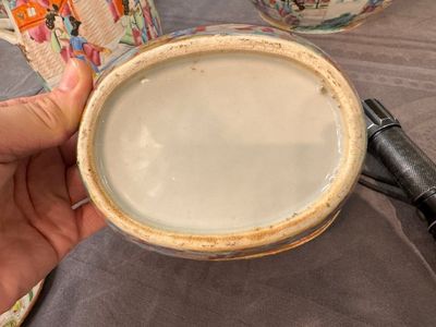 Een zeer uitgebreid Chinees Canton famille rose 81-delig servies, 19e eeuw — foto 74
