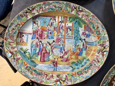 Een zeer uitgebreid Chinees Canton famille rose 81-delig servies, 19e eeuw — foto 8