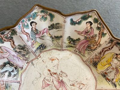 Een zeldzaam Chinees 'acht onsterfelijken' bord in Canton email, Qianlong — foto 8