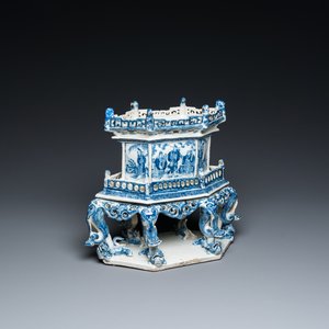 Een zeldzaam Chinees blauw-wit altaarstuk of 'chanab', 19e eeuw — foto 1