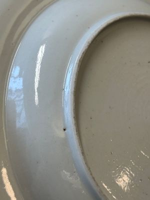 Een zeldzaam Chinees Canton famille rose bord met blauw geglazuurde rand, 19e eeuw — foto 7